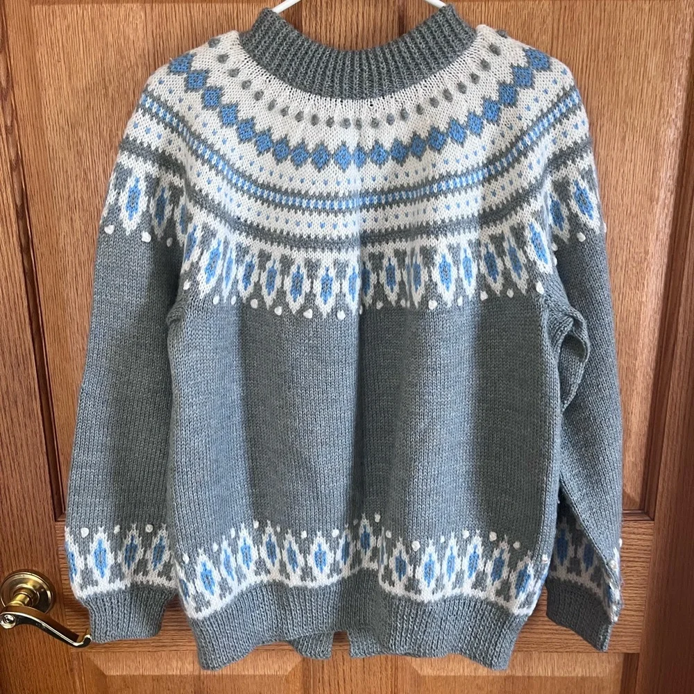 Dale of Norway Gorgeous! Wool Gray and White Patterned Women's Sweater - Picture 3 of 5